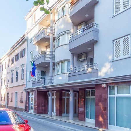 Apartment Monte Zaro Пула Экстерьер фото